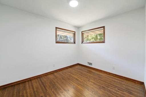 2727 Woodbridge Street, Roseville, MN 55113