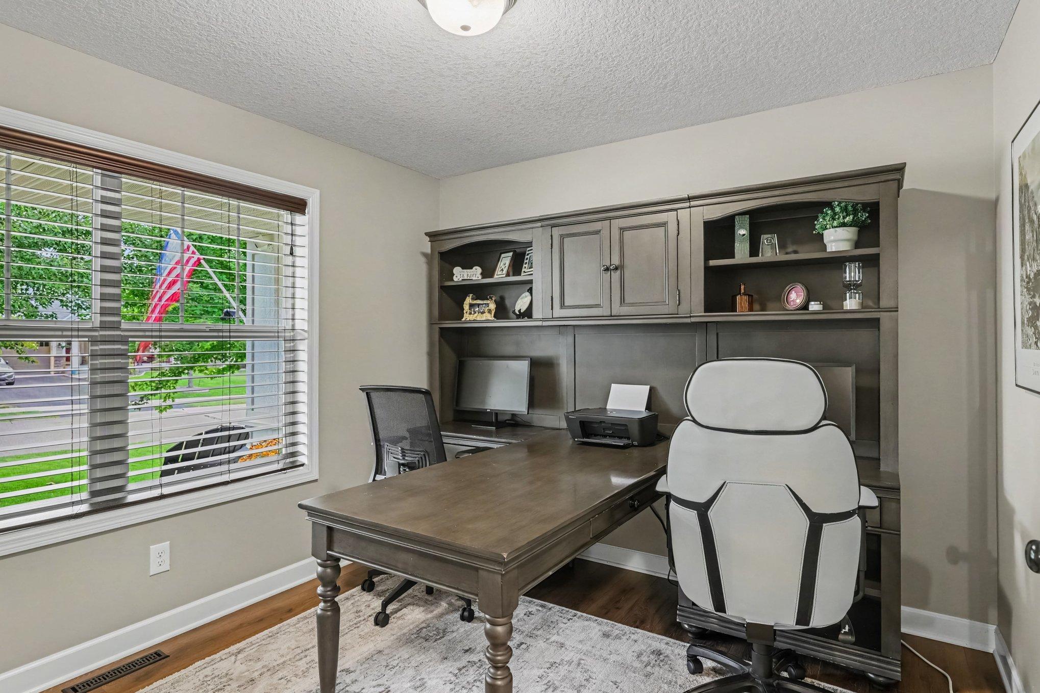 Main Floor Bedroom/Office