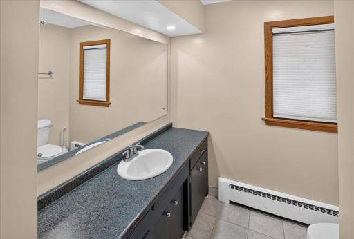 781 Iowa Avenue E, Saint Paul, MN 55106