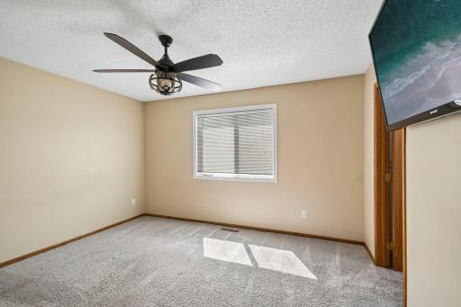 905 Walnut Street, Farmington, MN 55024
