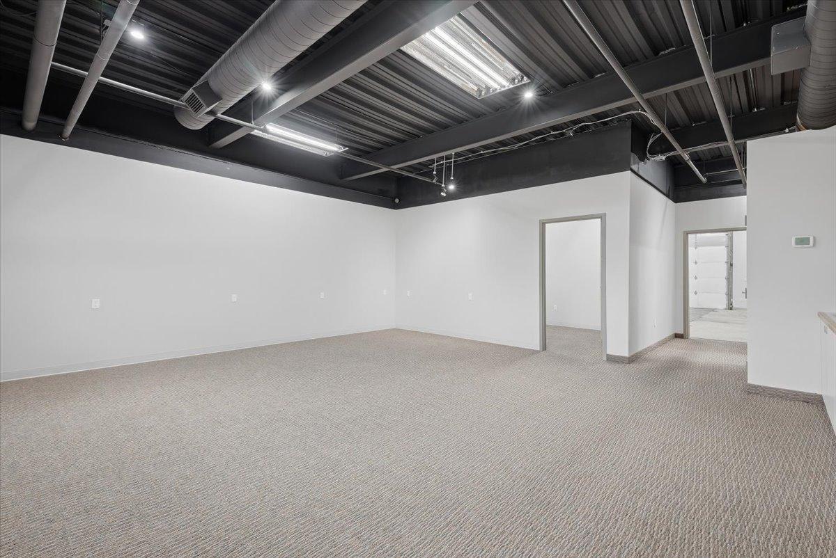 18-Room.jpg