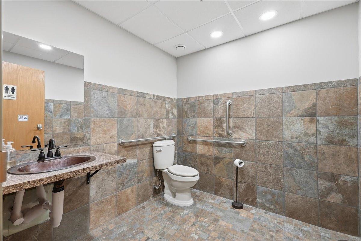 21-Bath.jpg