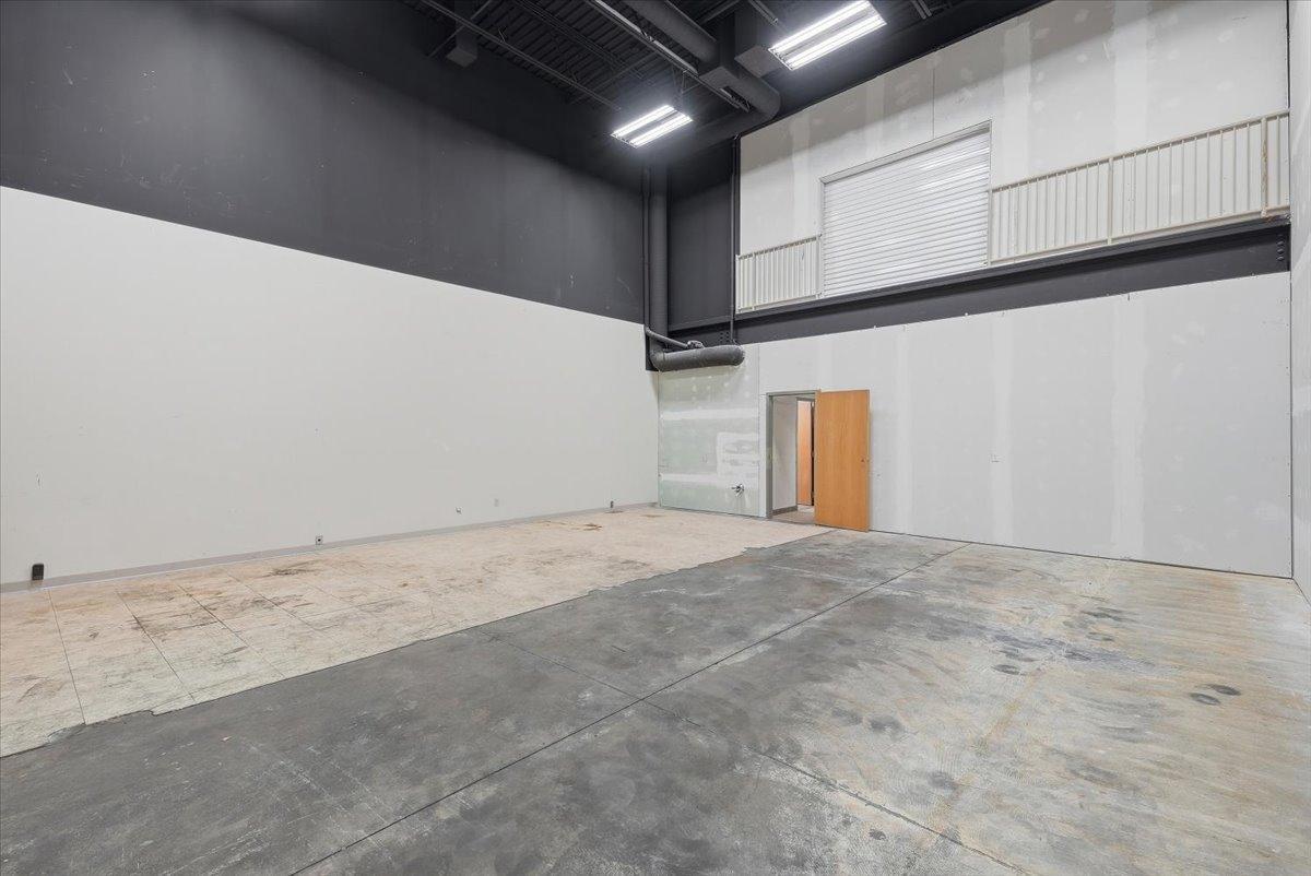 23-Warehouse.jpg