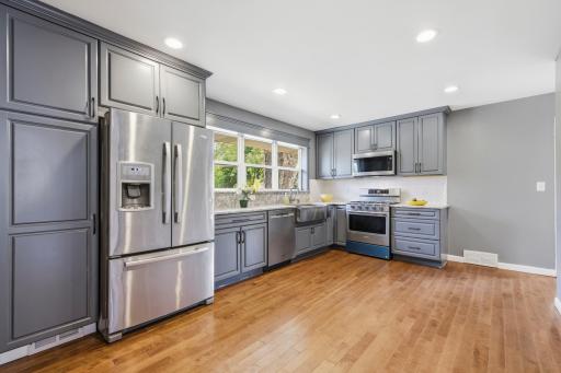 1476 Burns Avenue, Saint Paul, MN 55106