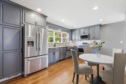1476 Burns Avenue, Saint Paul, MN 55106