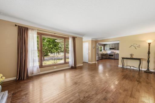 1476 Burns Avenue, Saint Paul, MN 55106