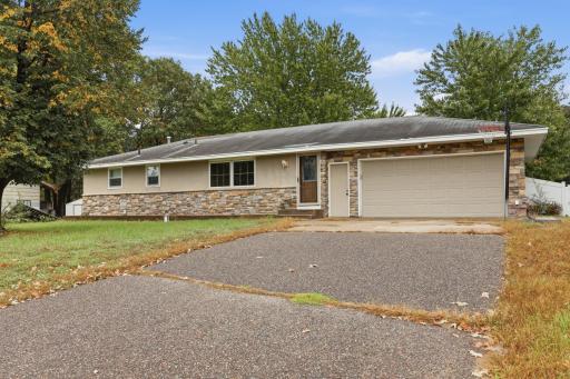 Great rambler with 3 bedrooms on the same level