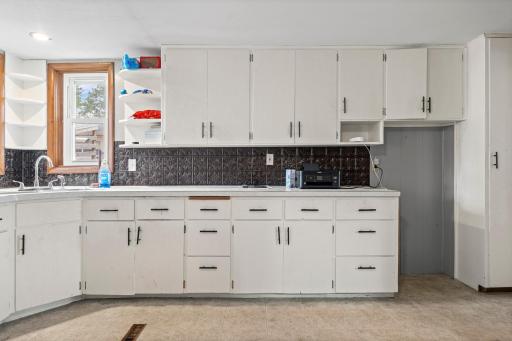 1004 E Main Street, Caledonia, MN 55921