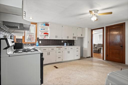 1004 E Main Street, Caledonia, MN 55921