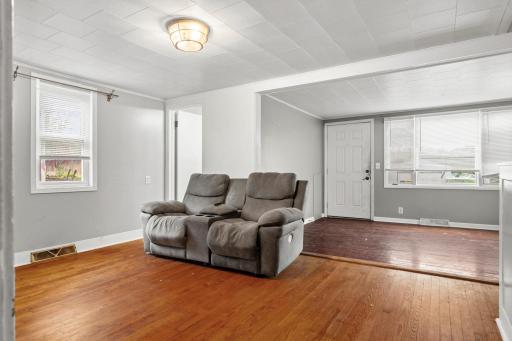 1004 E Main Street, Caledonia, MN 55921
