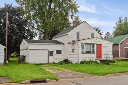 1004 E Main Street, Caledonia, MN 55921