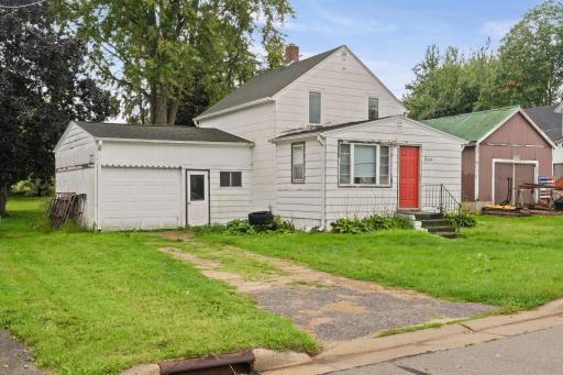1004 E Main Street, Caledonia, MN 55921