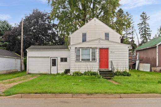 1004 E Main Street, Caledonia, MN 55921