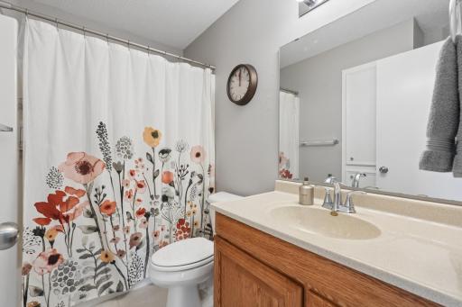 Upper level main bathroom