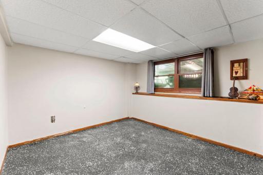 33165 Heather Street NW, Cambridge, MN 55008
