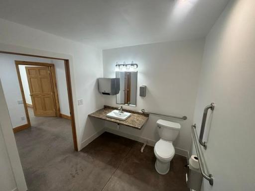 Bathroom 1-2.jpeg