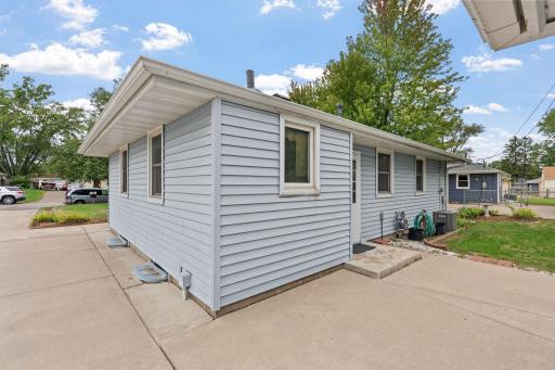12-web-or-mls-11561 Kumquat St NW-12.jpg