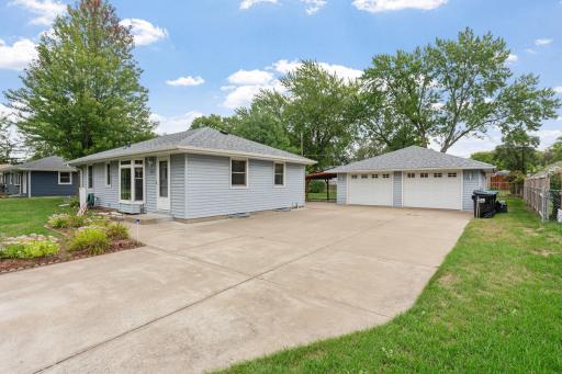 3-web-or-mls-11561 Kumquat St NW-3.jpg