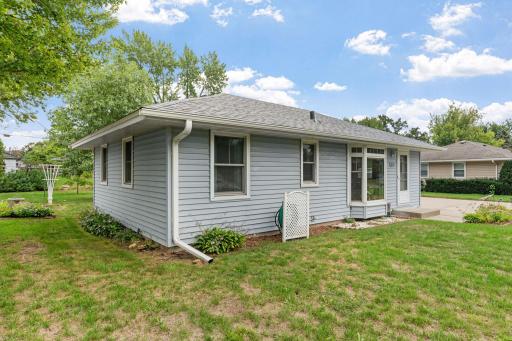 2-web-or-mls-11561 Kumquat St NW-2.jpg