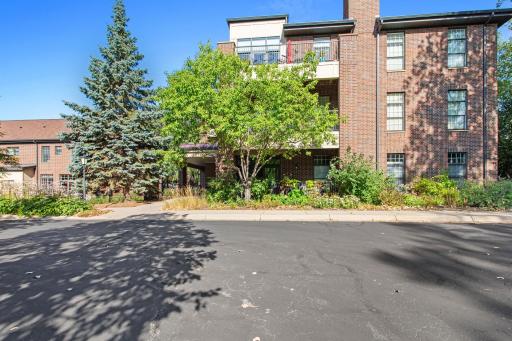 851 River Mews Court, 105, Minneapolis, MN 55414