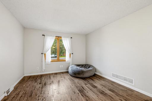 512 Abby Lane, Glencoe, MN 55336