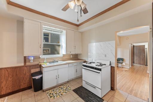 1076 25th Avenue SE, Minneapolis, MN 55414