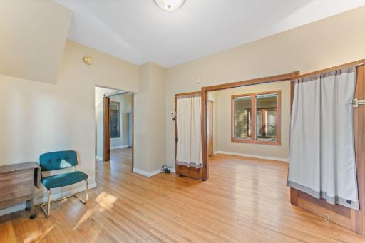 1076 25th Avenue SE, Minneapolis, MN 55414