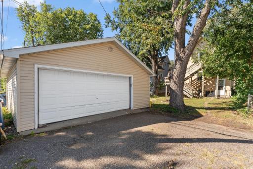1076 25th Avenue SE, Minneapolis, MN 55414