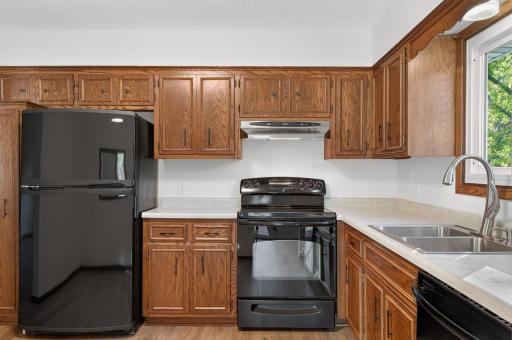 7401 James Avenue N, Brooklyn Park, MN 55444
