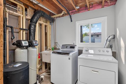 7401 James Avenue N, Brooklyn Park, MN 55444
