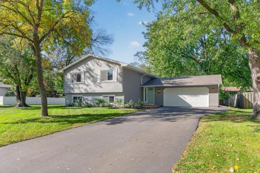 7401 James Avenue N, Brooklyn Park, MN 55444