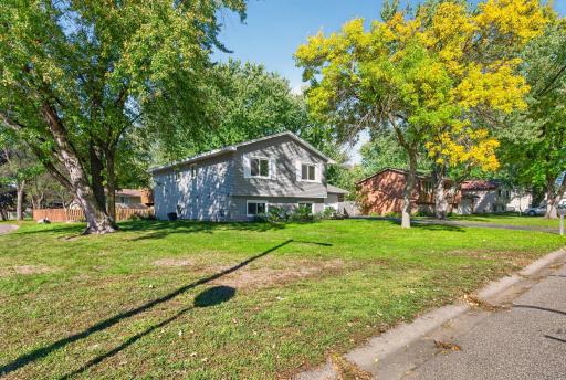 7401 James Avenue N, Brooklyn Park, MN 55444