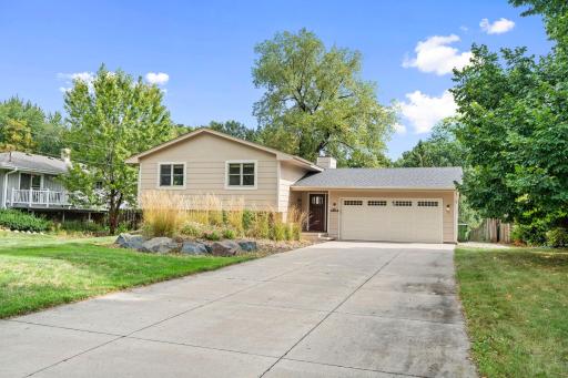 3404 Owasso St Concrete driveway