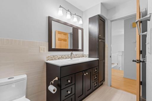 3404 Owasso St Updated Vanity with lots of storage