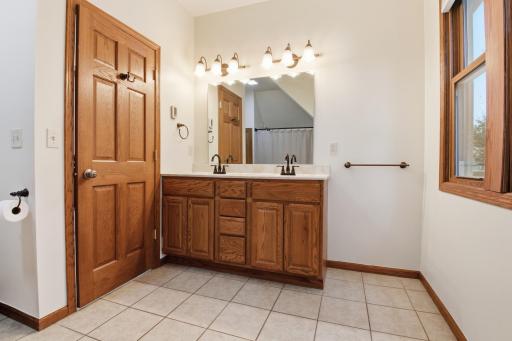 718 6th Street SW, Willmar, MN 56201