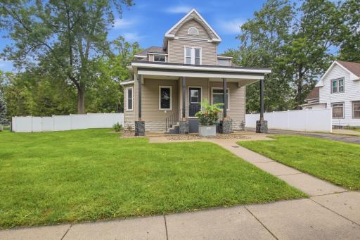 718 6th Street SW, Willmar, MN 56201