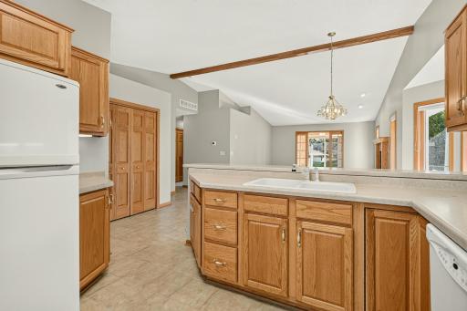 Ample countertop space with breakfast bar seating