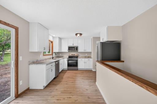 18212 Ginavale Lane, Eden Prairie, MN 55346