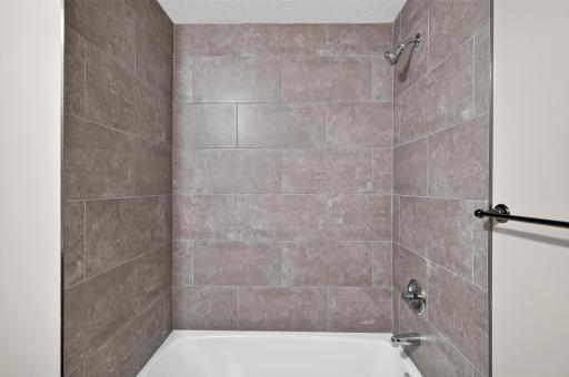 18212 Ginavale Lane, Eden Prairie, MN 55346