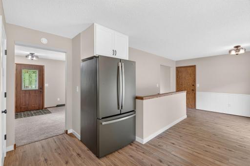 18212 Ginavale Lane, Eden Prairie, MN 55346
