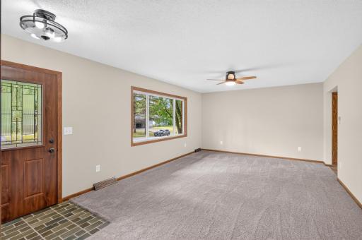 18212 Ginavale Lane, Eden Prairie, MN 55346