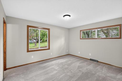 18212 Ginavale Lane, Eden Prairie, MN 55346