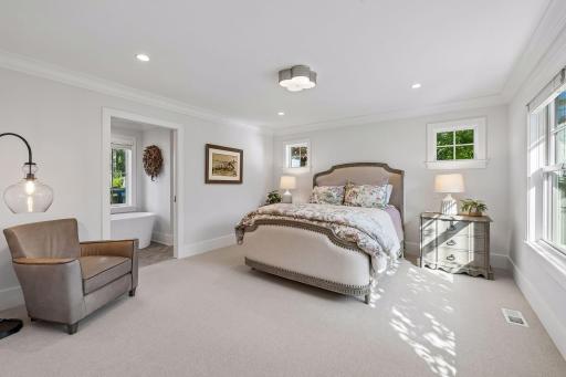 5913 Wooddale Avenue - Spacecrafting - 0036.jpg
