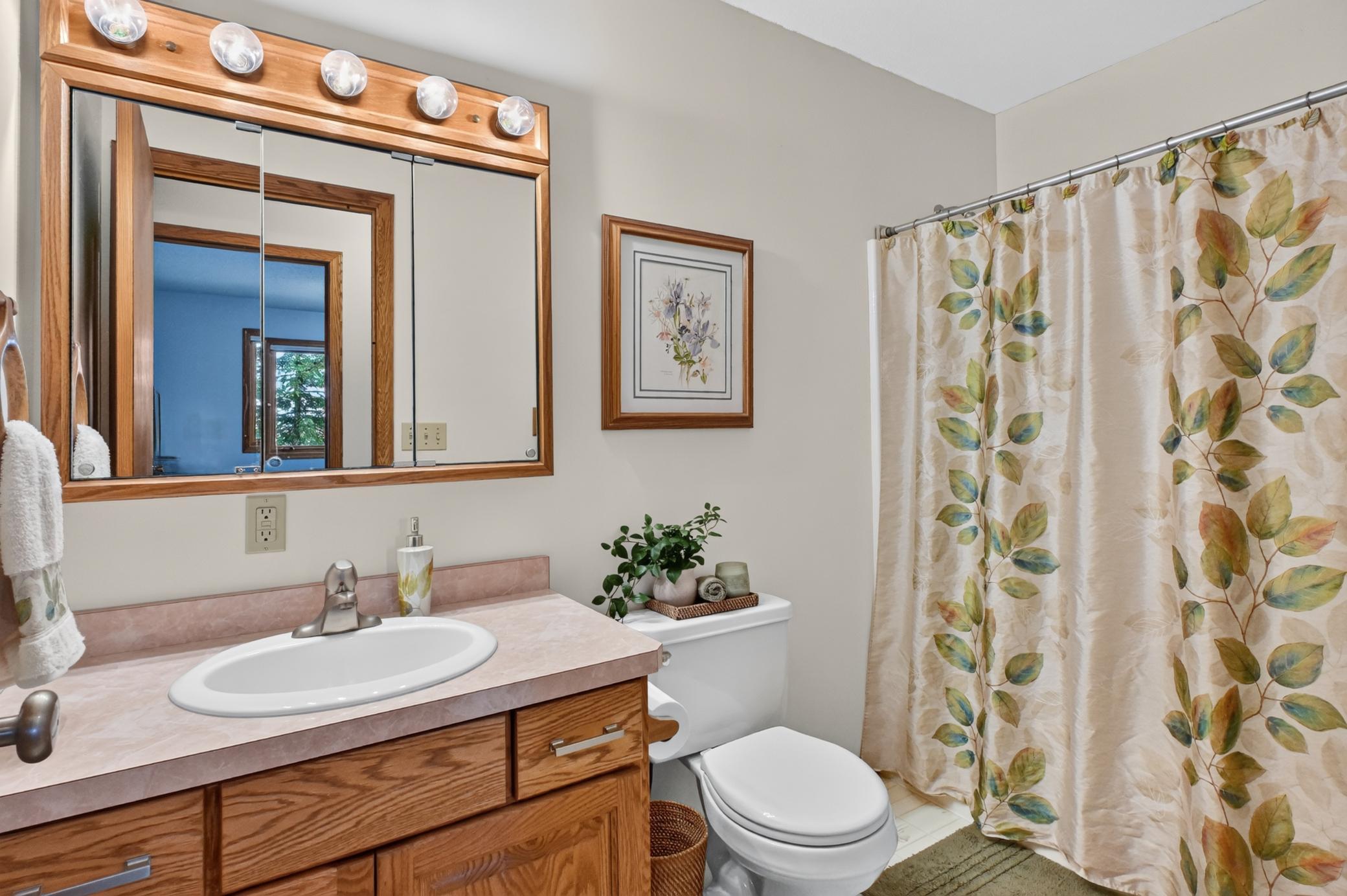 Full bath-main floor