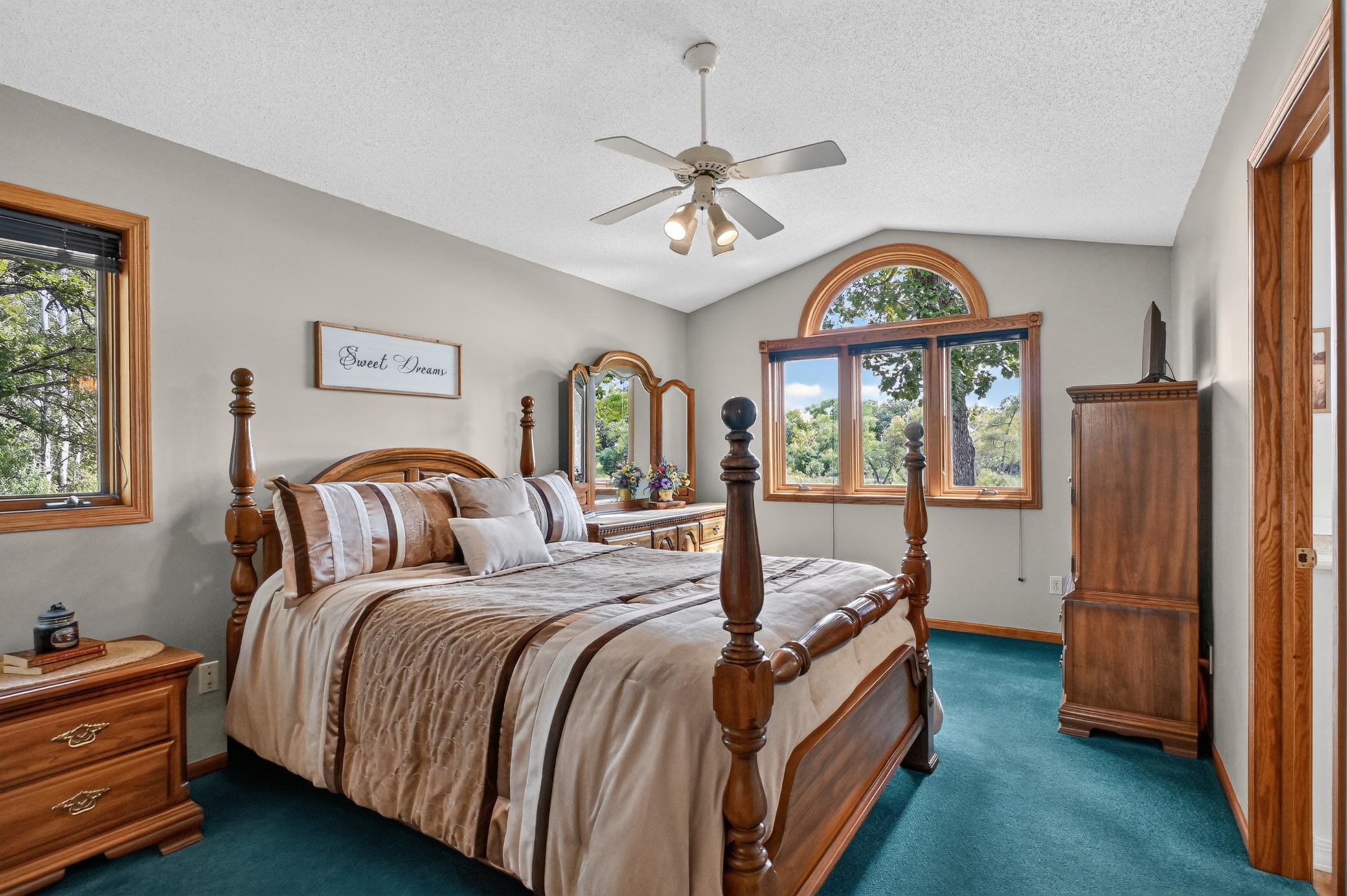 Owners' bedroom / Bedroom 1