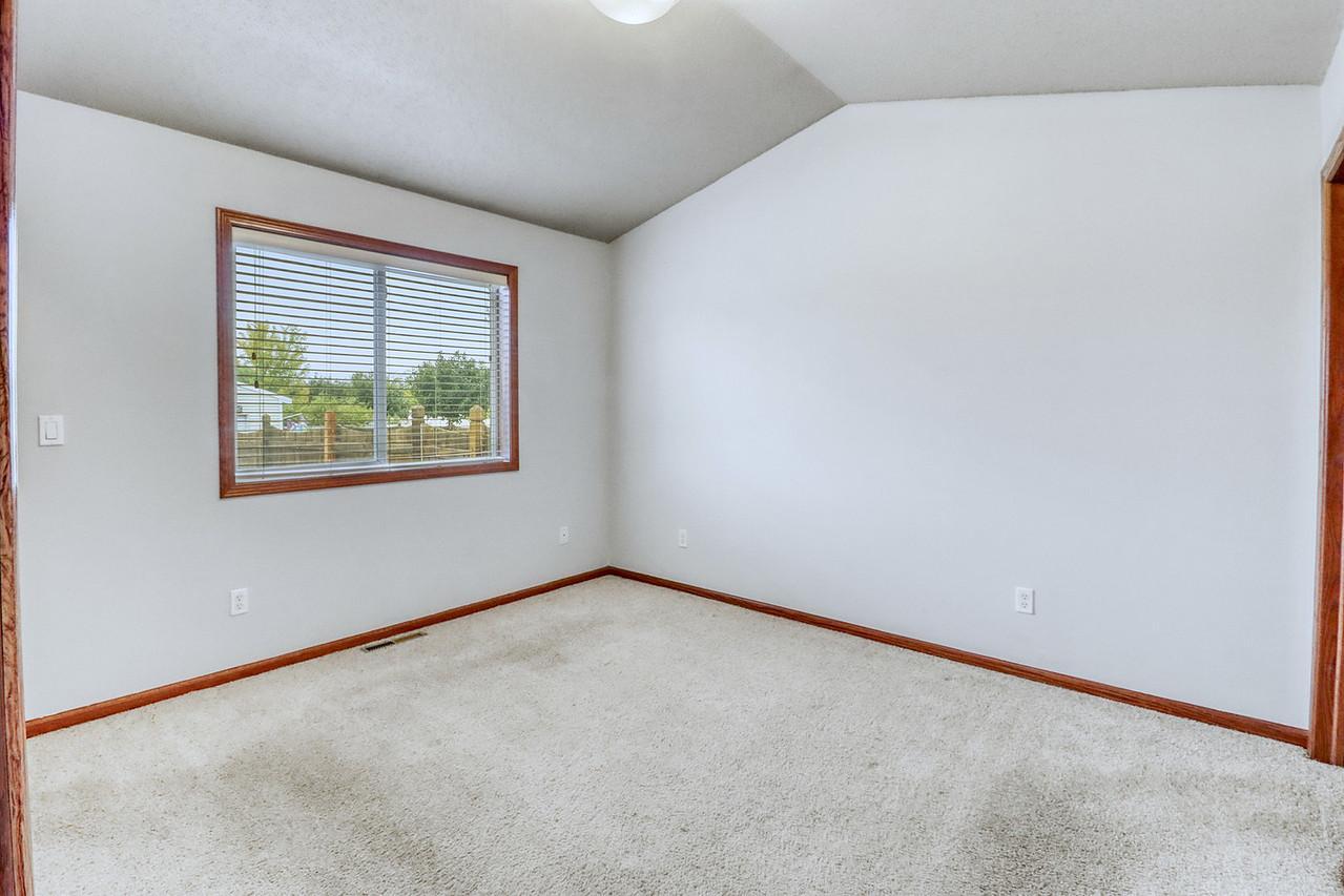 Primary Bedroom1_1-g.jpg