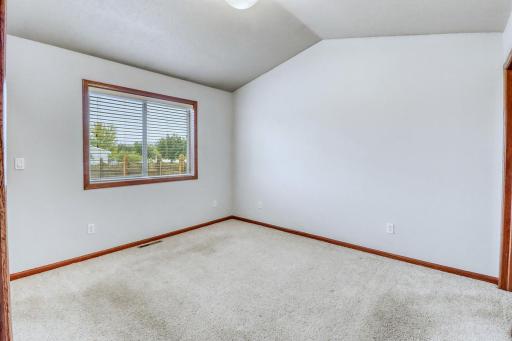 1107 37th Ave S, Moorhead, MN 56560
