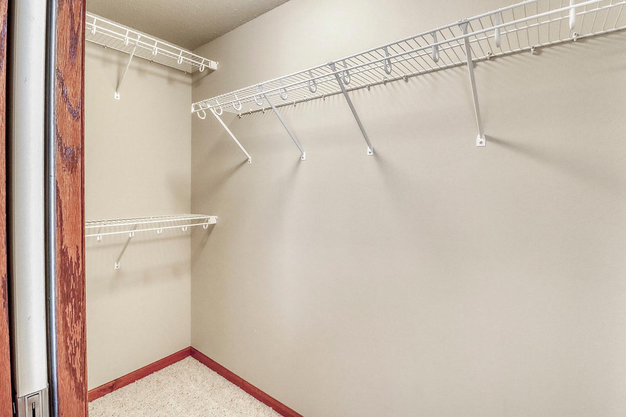 Basement Bedroom2_closet1_1-g - Copy.jpg
