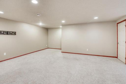 1107 37th Ave S, Moorhead, MN 56560