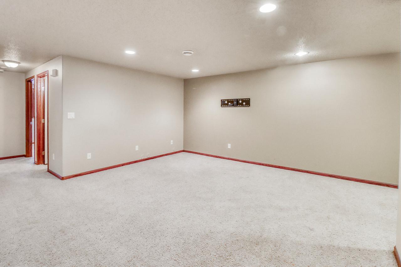 Basement1_3-g.jpg